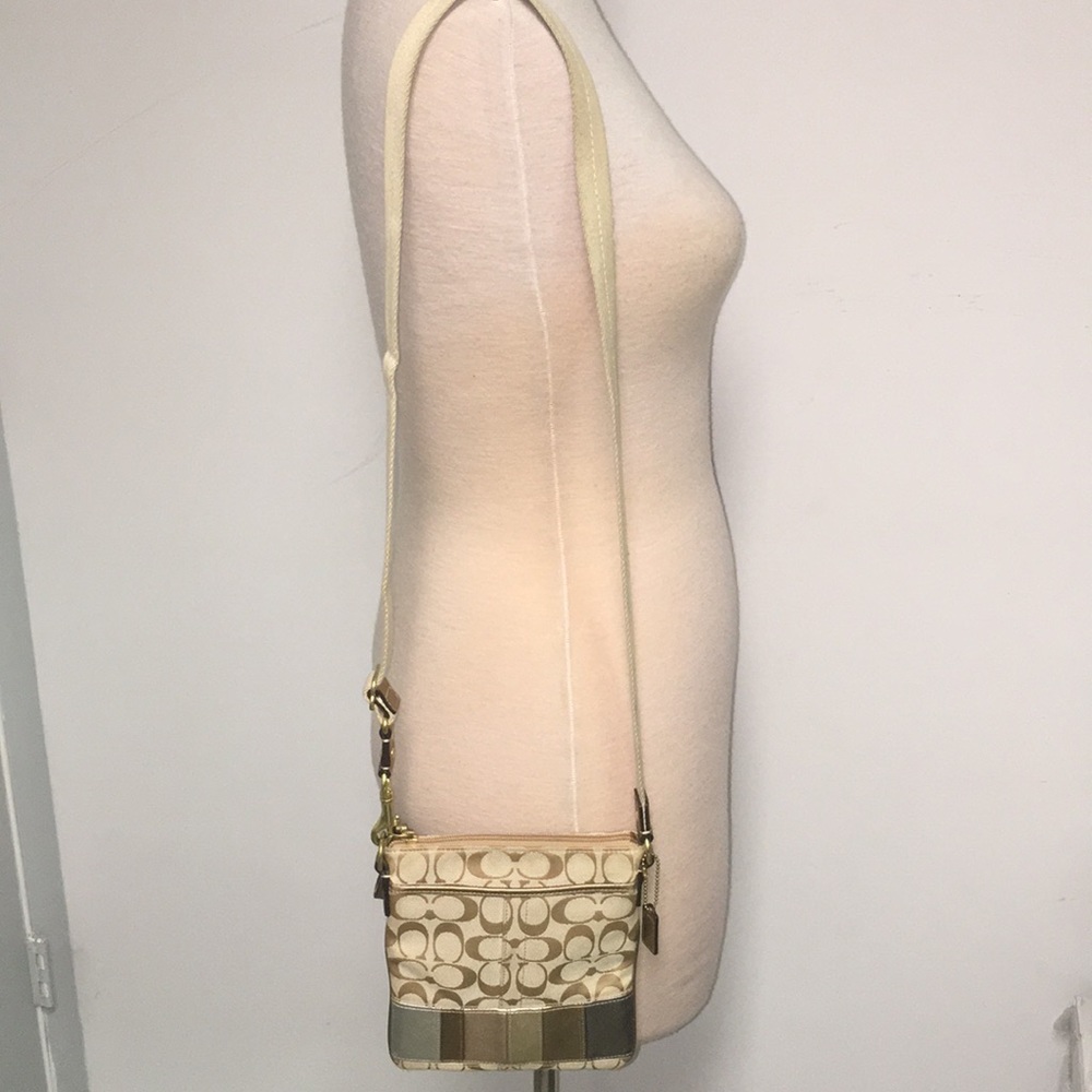 AUTHENTIC COACH PURSE